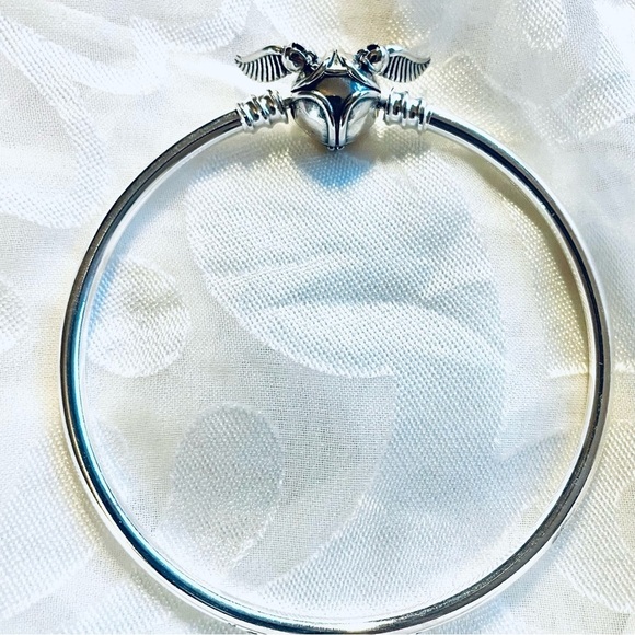 ✨ NWT Harry Potter Golden Snitch Bangle Bracelet - Picture 1 of 12